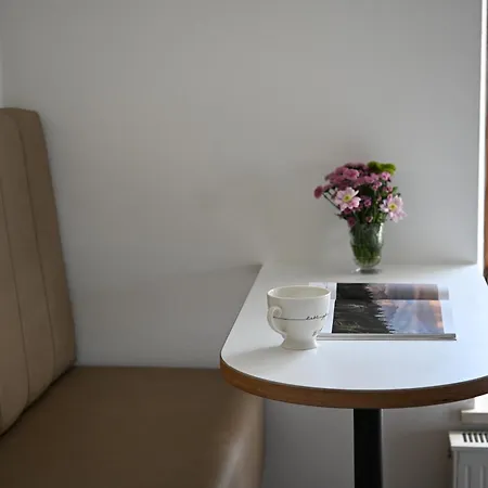 Charmante Altbauwohnung Mit Flair In *
