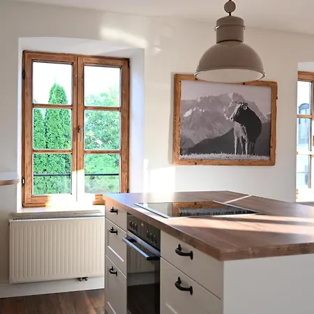 Charmante Altbauwohnung Mit Flair In