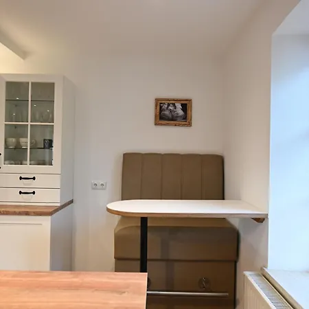 Charmante Altbauwohnung Mit Flair In דירה