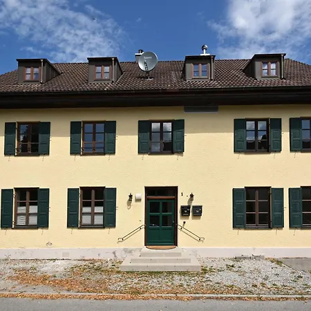 Charmante Altbauwohnung Mit Flair In Polling (Weilheim-Schongau)