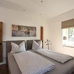 Charmante Altbauwohnung Mit Flair In