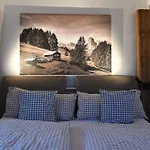 Charmante Altbauwohnung Mit Flair In Apartmán