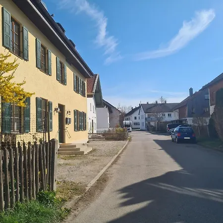 Charmante Altbauwohnung Mit Flair In Apartment