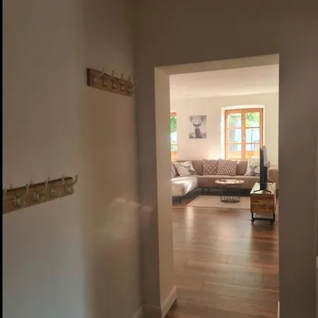 Charmante Altbauwohnung Mit Flair In Apartment *