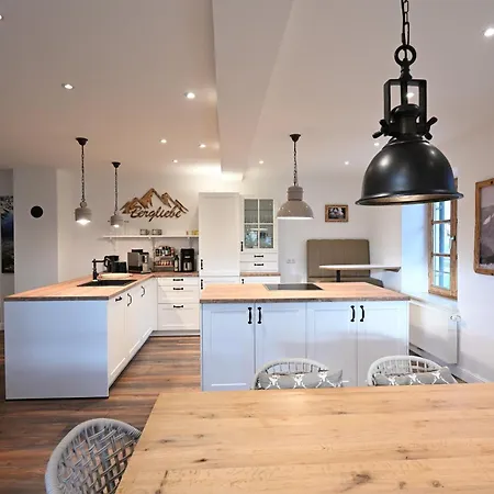 Charmante Altbauwohnung Mit Flair In Apartment