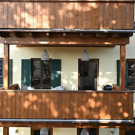 Charmante Altbauwohnung Mit Flair In