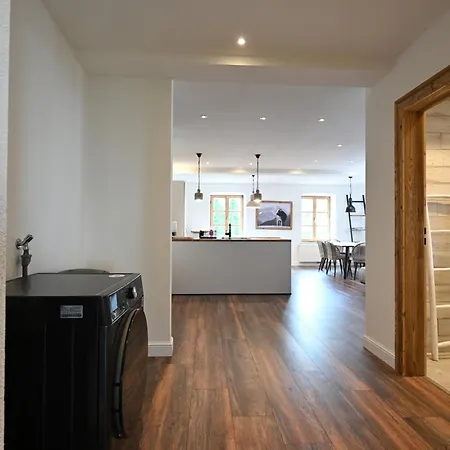 Charmante Altbauwohnung Mit Flair In Apartment