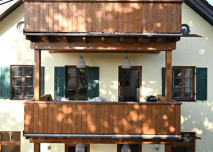 Charmante Altbauwohnung Mit Flair In