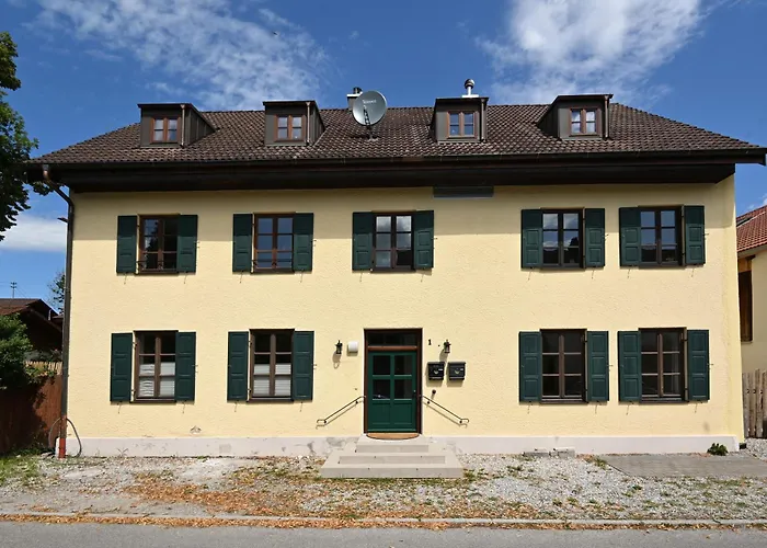 Charmante Altbauwohnung Mit Flair In Polling (Weilheim-Schongau)